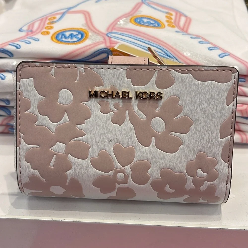 Michael Kors Jet Set Medium Floral Print Bi-Fold Wallet 
POWDER BLUSH
NWT - Picture 14 of 16